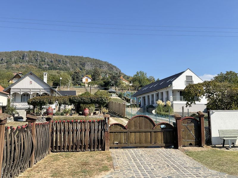 The house below the Badacsony butte, next to its traditional neighbours.
