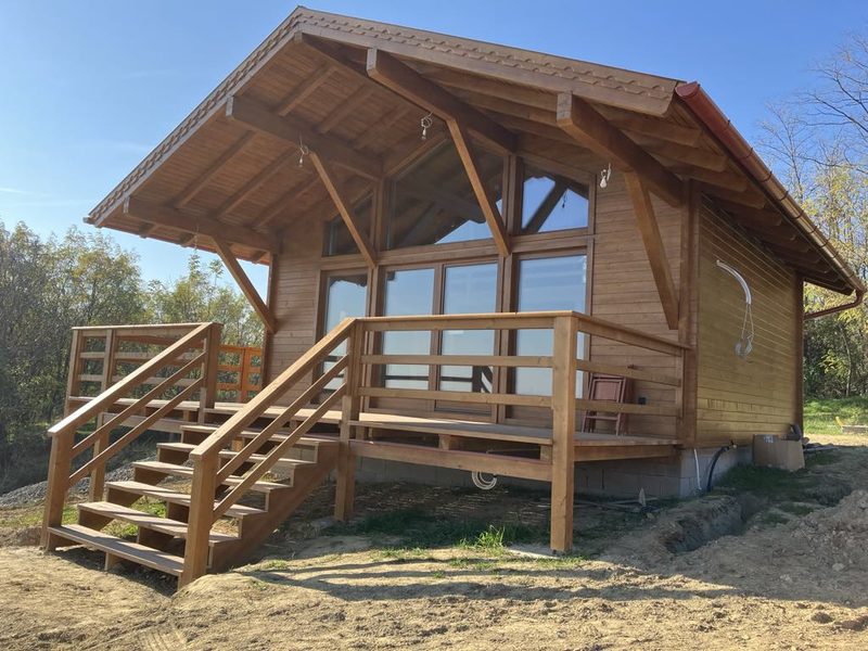 Haus in Holzbauweise — elkeszult terasz